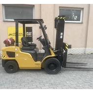 Kép 2/8 - CATERPILLAR GP35N 3.5 tonna teherbírású gázos homlokvillás targonca