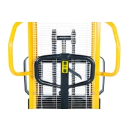 Kép 6/7 - STAXX 1,5 tonnás 1,6 méter magasemelésű kézi raklapemelő