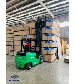 Fa vagy műanyag? - Az anyagmozgatásban használt raklapok kérdése