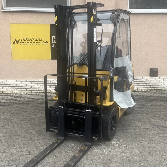 CATERPILLAR GP15N2 1.5 t teherbírású gázüzemű homlokvillás targonca