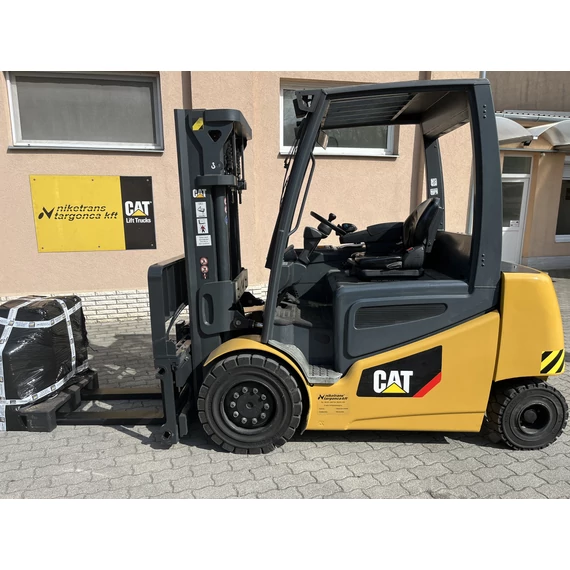 CATERPILLAR EP40C2 4 tonna teherbírású elektromos homlokvillás targonca