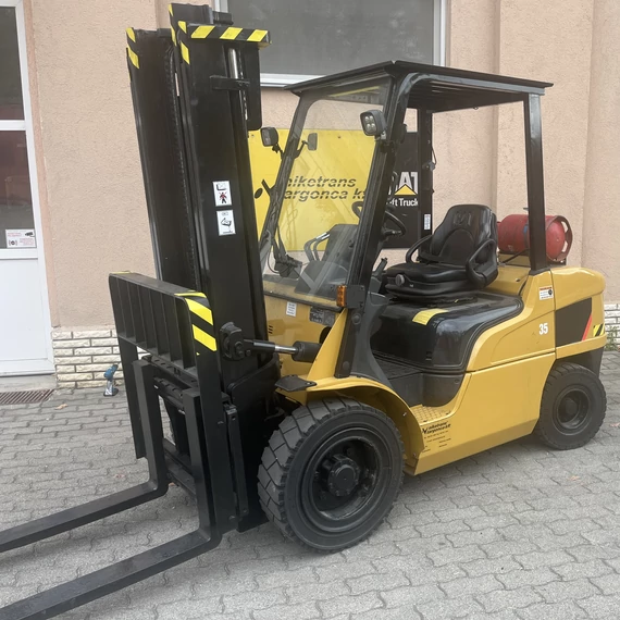 CATERPILLAR GP35N 3.5 tonna teherbírású gázos homlokvillás targonca
